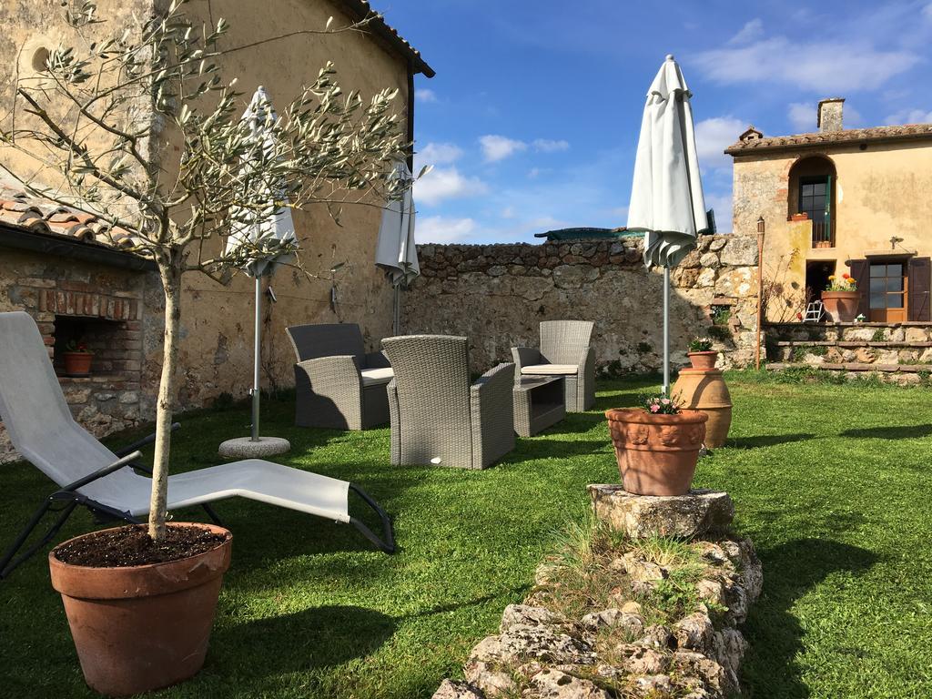 La Canonica Di San Michele Monteriggioni Exteriör bild