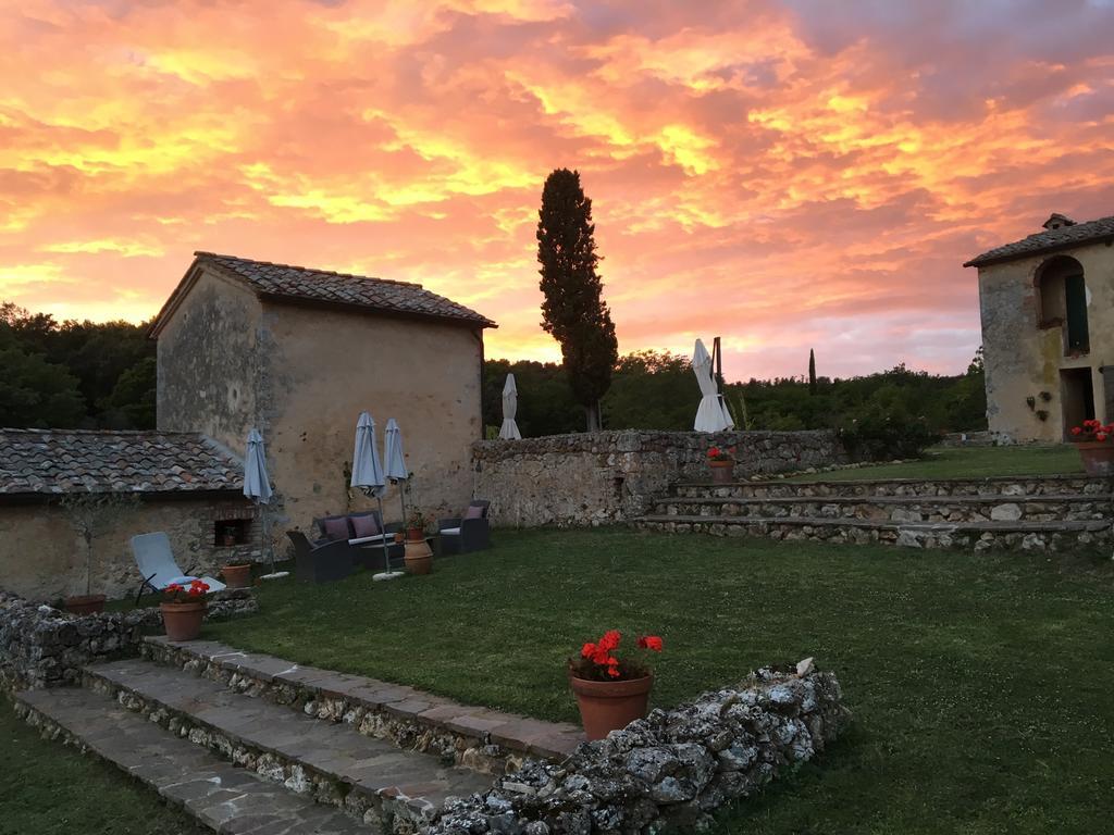 La Canonica Di San Michele Monteriggioni Exteriör bild